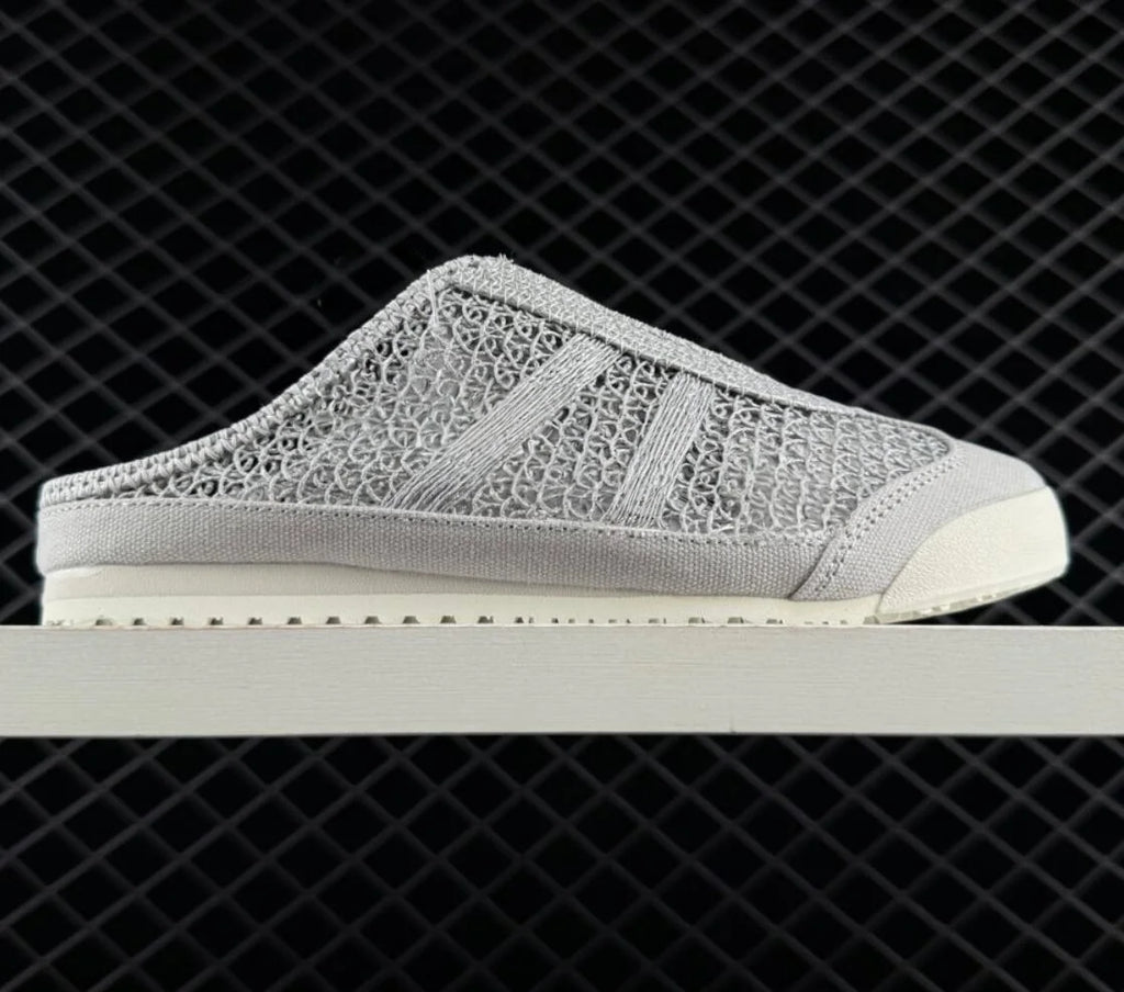 New casual shoes for men and women leisure couples lightweight and comfortable running shoes sports.