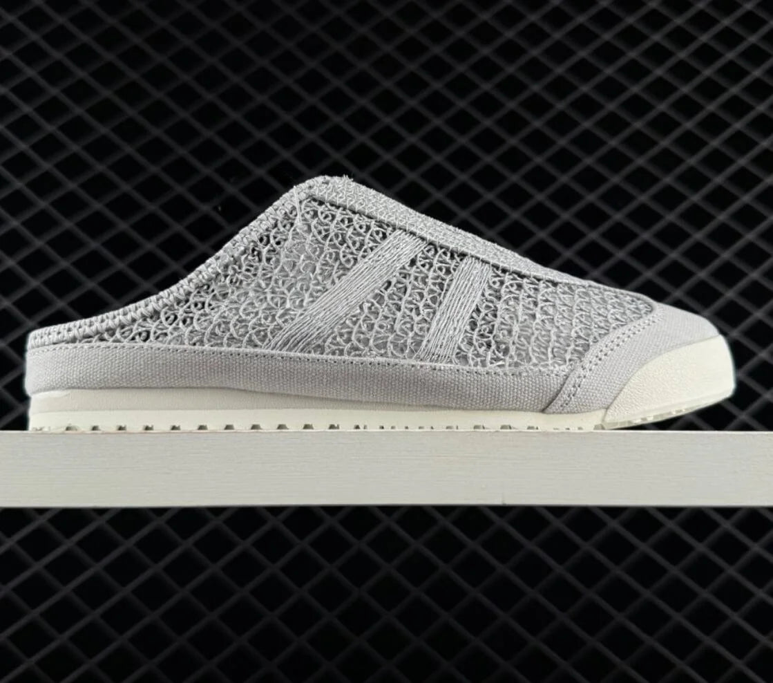 New casual shoes for men and women leisure couples lightweight and comfortable running shoes sports.