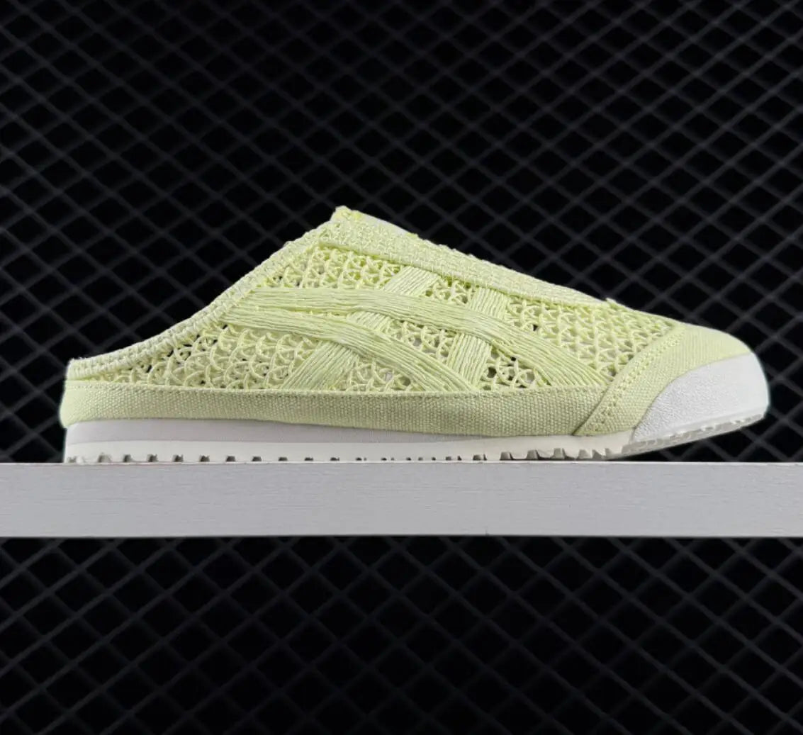 New casual shoes for men and women leisure couples lightweight and comfortable running shoes sports.